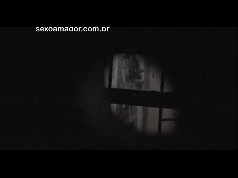 ❤️ Ξανθιά κοπέλα βιντεοσκοπήθηκε κρυφά από ηδονοβλεψία της γειτονιάς κρυμμένο πίσω από κούφια τούβλα ❤️ Ανώμαλο πορνό ❌️❤